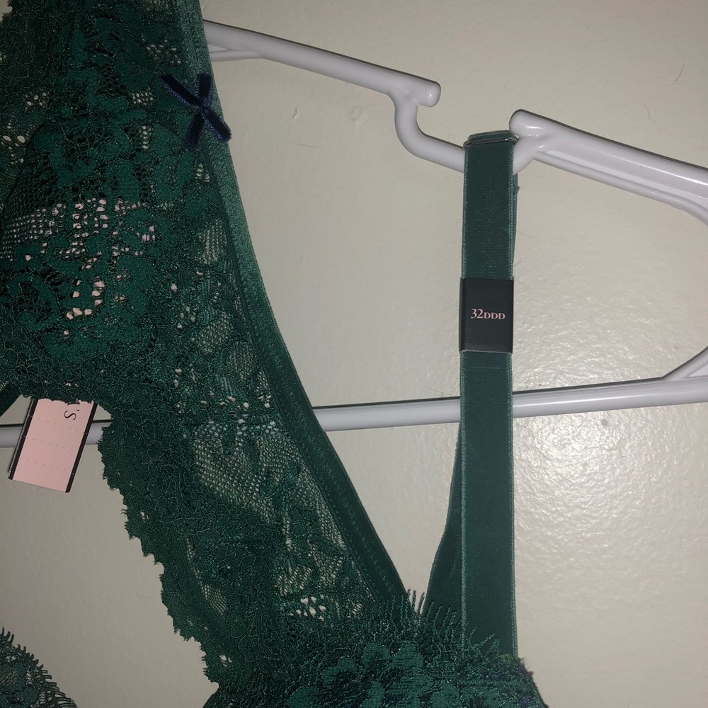 Matching Set - Picture 3 of 3
